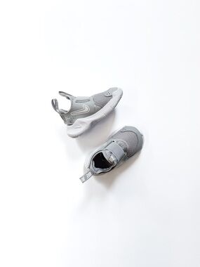 Nike Toddler Grey Slip-On Sneakers 4c